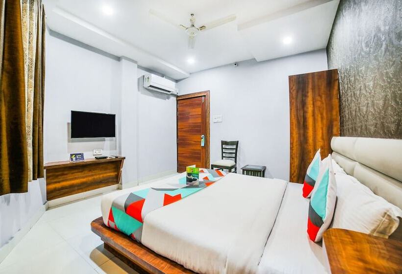 Fabhotel Golden Village