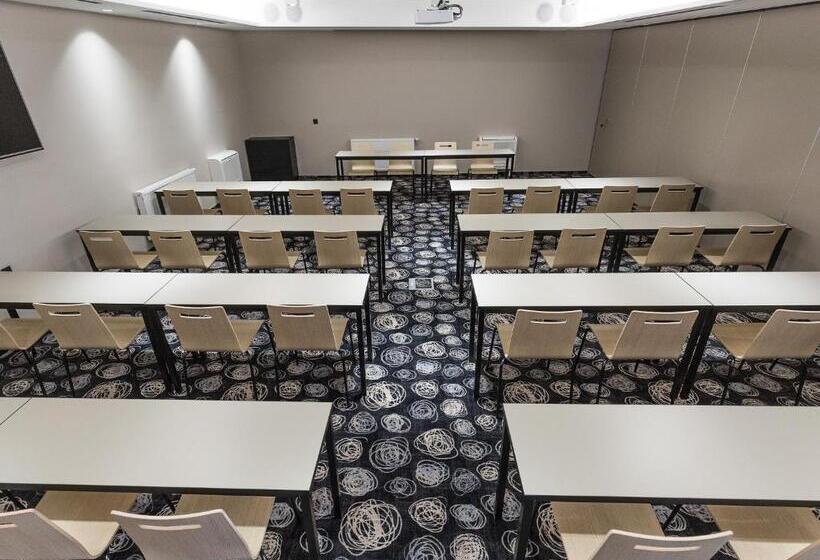 هتل Center Novo Mesto