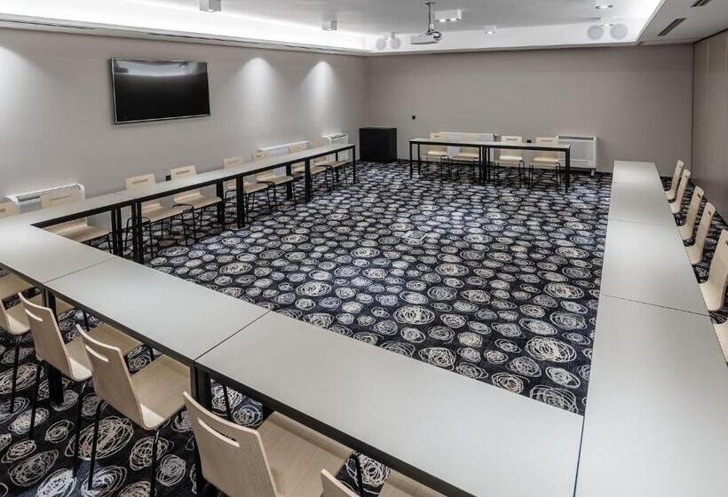 هتل Center Novo Mesto