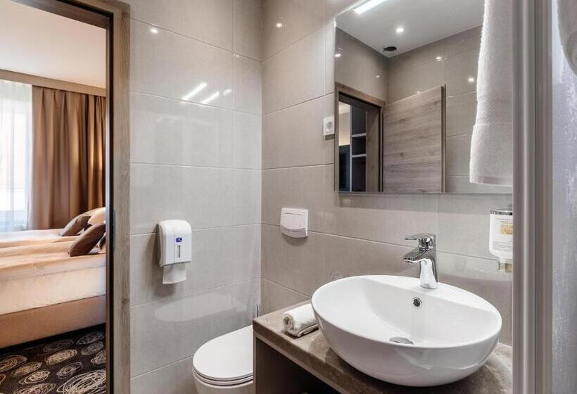 هتل Center Novo Mesto