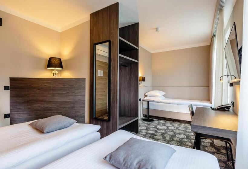 هتل Center Novo Mesto