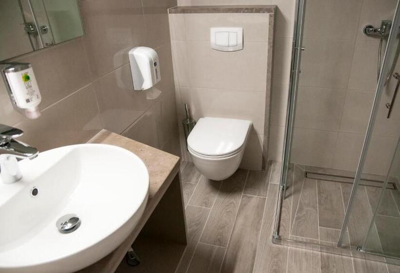 هتل Center Novo Mesto