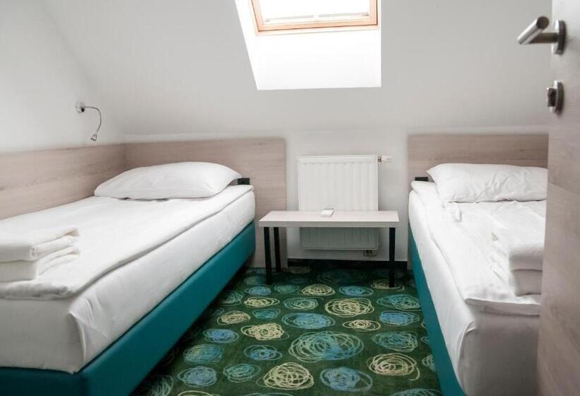 هتل Center Novo Mesto