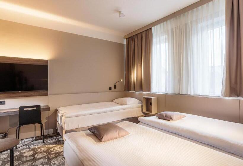 هتل Center Novo Mesto