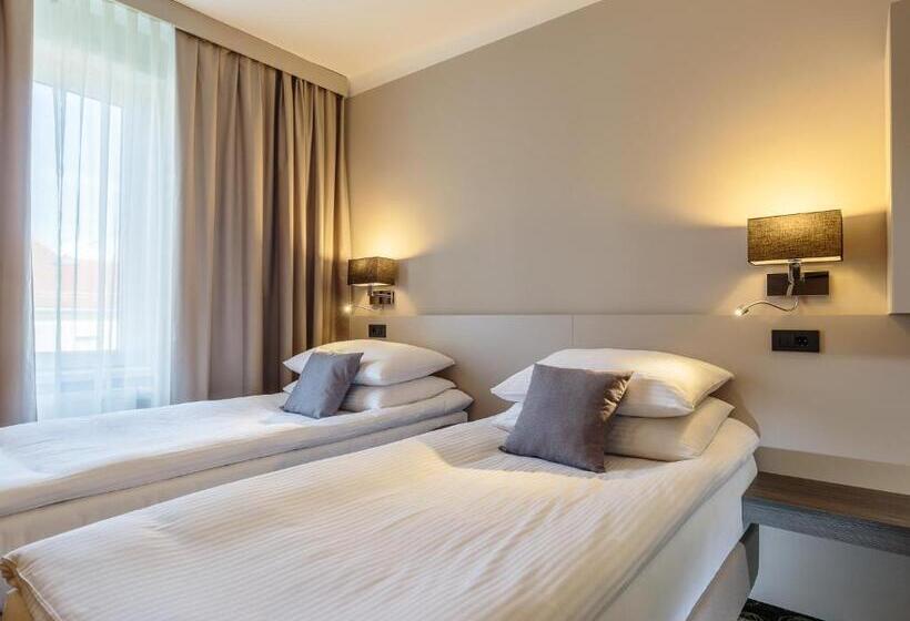 هتل Center Novo Mesto