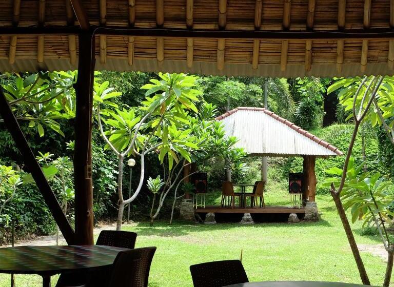 בית מלון כפרי Kali Catur Resort