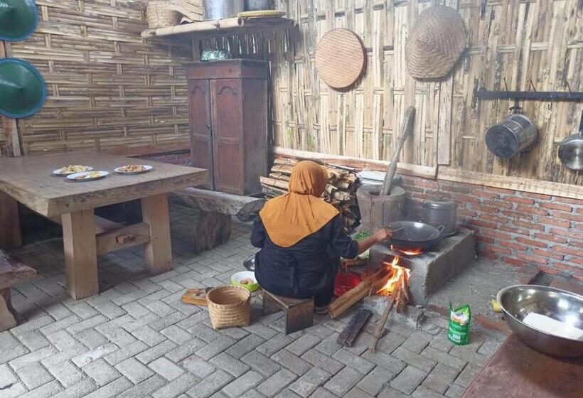 בית מלון כפרי Kali Catur Resort