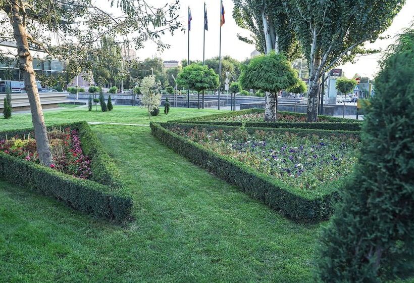 Messier 53 Hotel Yerevan