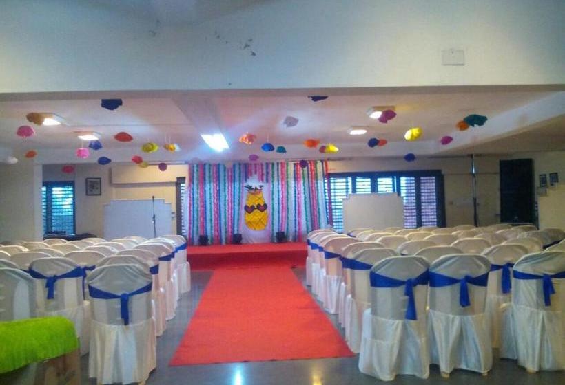 בית מלון כפרי Navaratna Palace