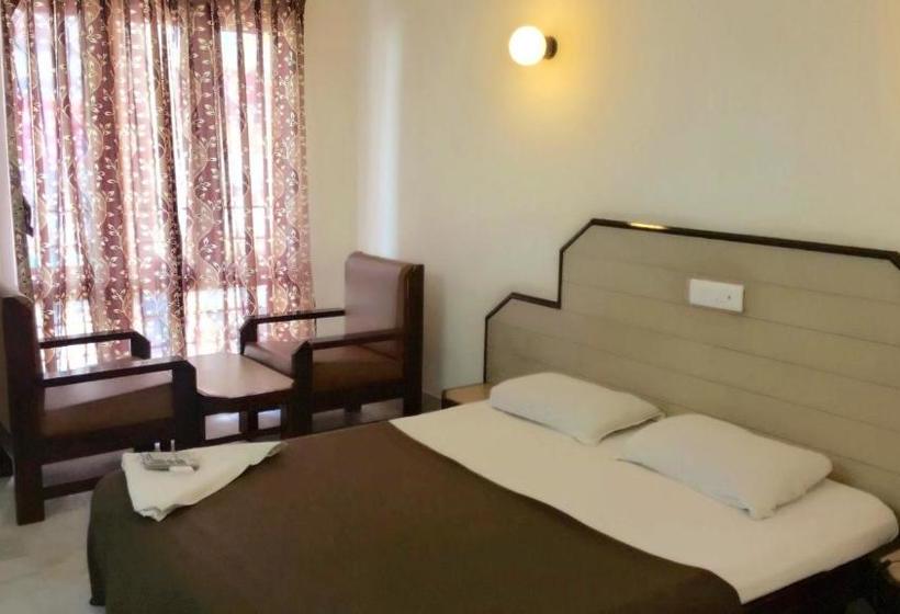 בית מלון כפרי Navaratna Palace