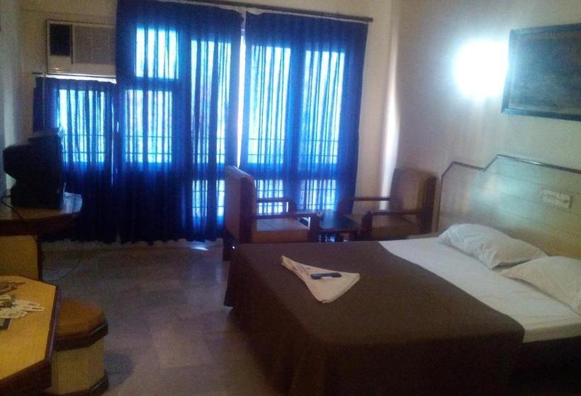 בית מלון כפרי Navaratna Palace