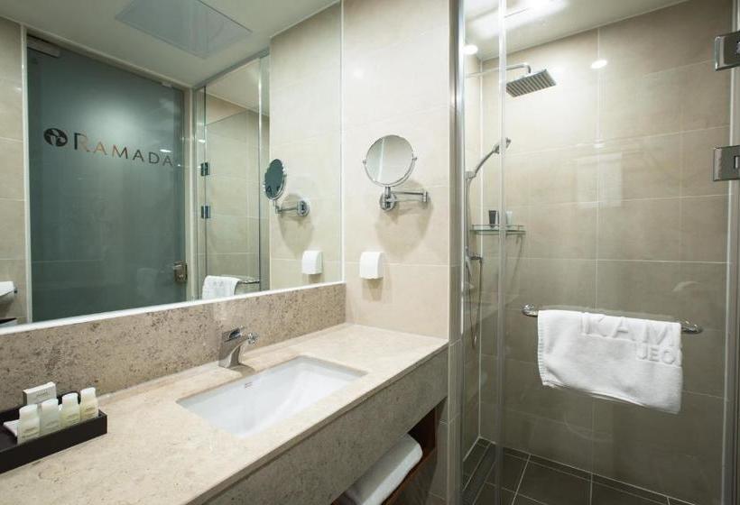 בית מלון כפרי Ramada By Wyndham Jeonju