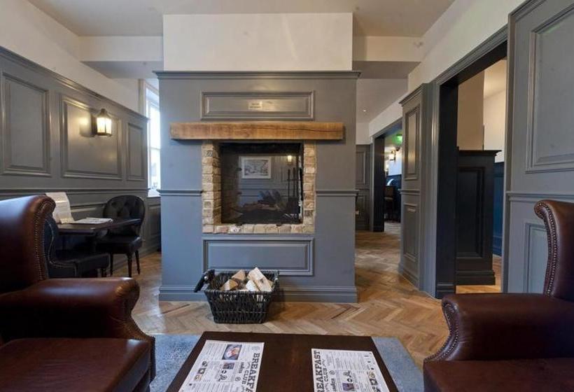 בית מלון כפרי The Golden Hope Wetherspoon