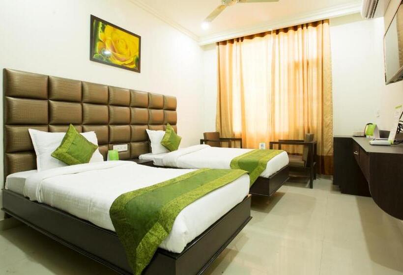 ホテル Treebo Dee Intercontinental Amritsar