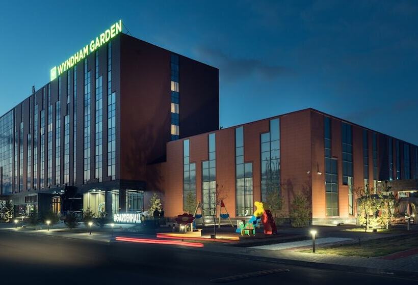 Hotel Wyndham Garden Astana