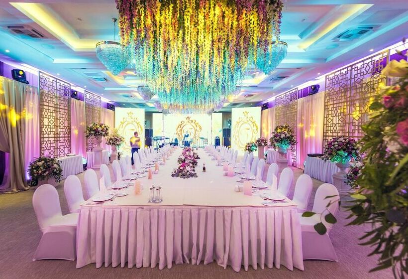 Hotel Wyndham Garden Astana