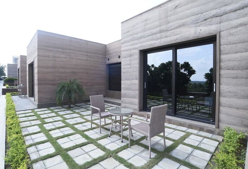 渡假胜地  The Lalit Mangar