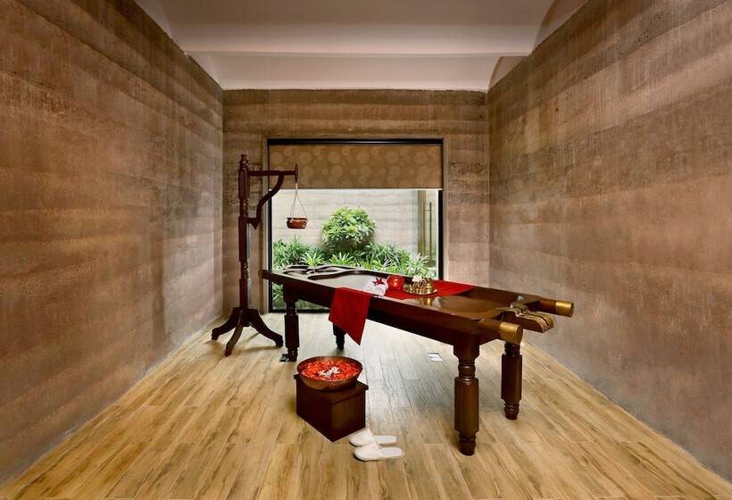 渡假胜地  The Lalit Mangar