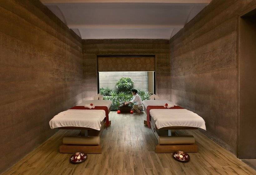 منتجع The Lalit Mangar