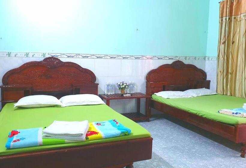 Thuy Hang Motel