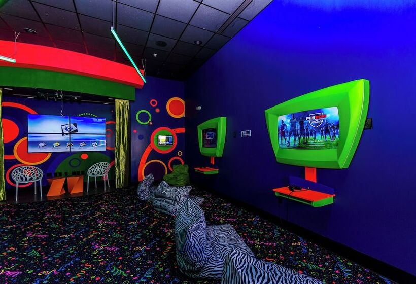 1043 Plantation Lane