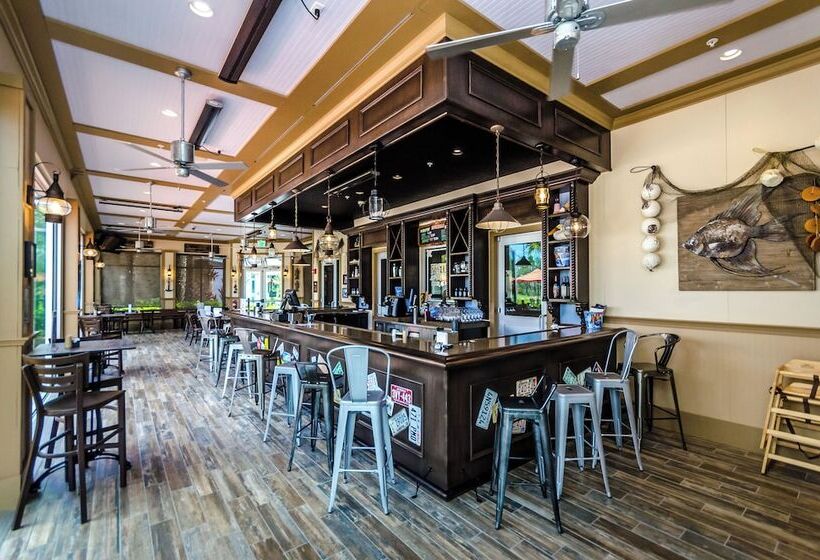 1043 Plantation Lane