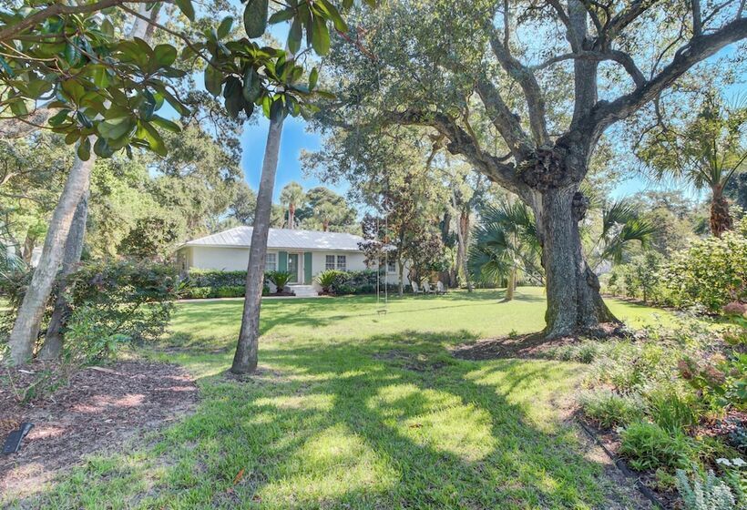 16 29th Avenue Isle Of Palms Group Retreat