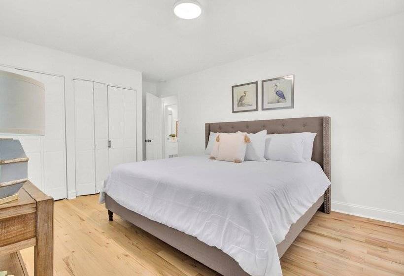 16 29th Avenue Isle Of Palms Group Retreat