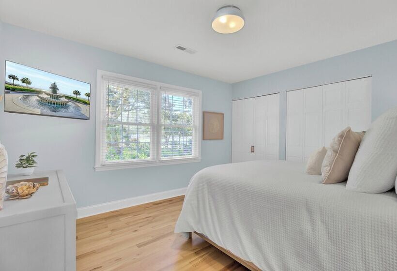 16 29th Avenue Isle Of Palms Group Retreat