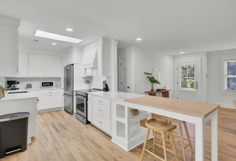 16 29th Avenue Isle Of Palms Group Retreat