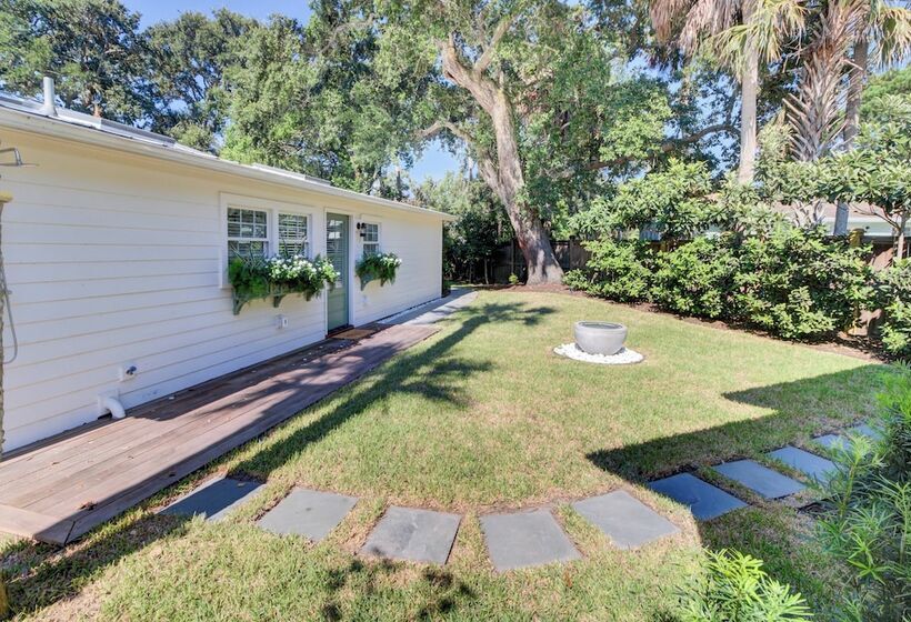 16 29th Avenue Isle Of Palms Group Retreat