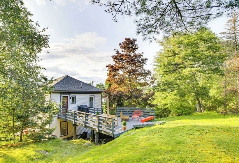 3 Mi To Boothbay Harbor: Coastal Colorful Home!