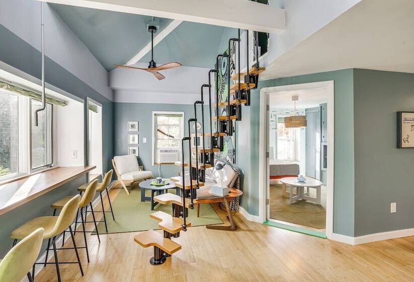 3 Mi To Boothbay Harbor: Coastal Colorful Home!