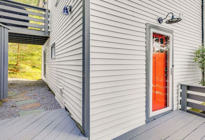 3 Mi To Boothbay Harbor: Coastal Colorful Home!