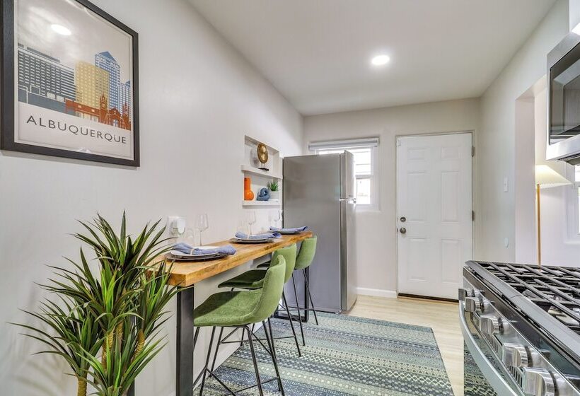Albuquerque Retreat W/ Hot Tub Central Location!