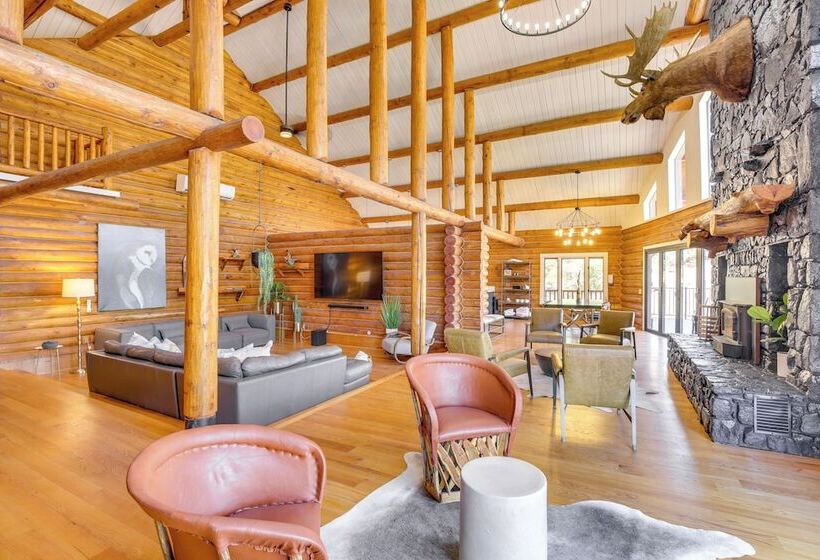 Alpine Cabin W/ Pool & Hot Tub Access On 27 Acres!