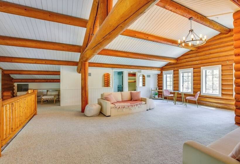 Alpine Log Cabin On 27 Acres W/ Hiking Trails!