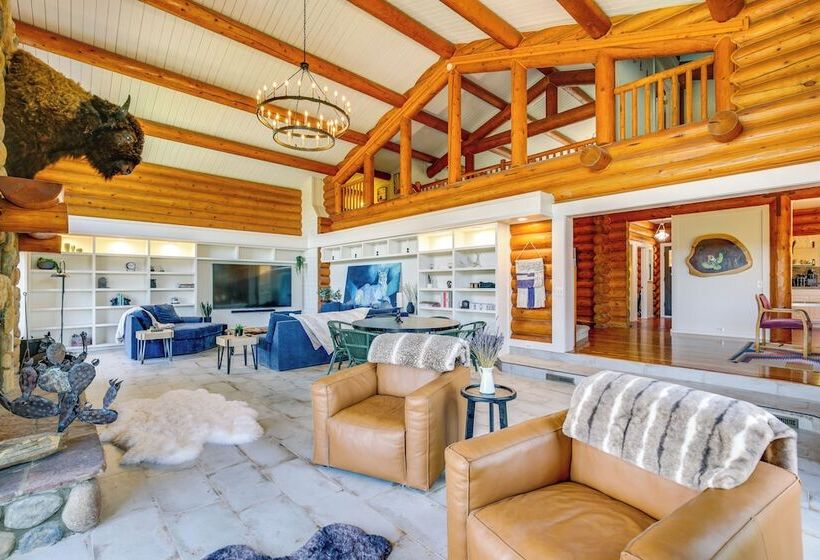 Alpine Log Cabin On 27 Acres W/ Hiking Trails!