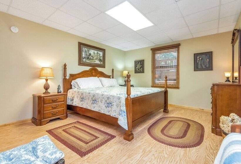 Appalachian Mtn Cabin Near New River State Park!