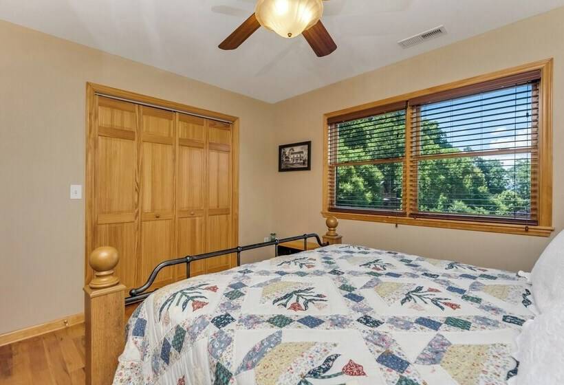 Appalachian Mtn Cabin Near New River State Park!