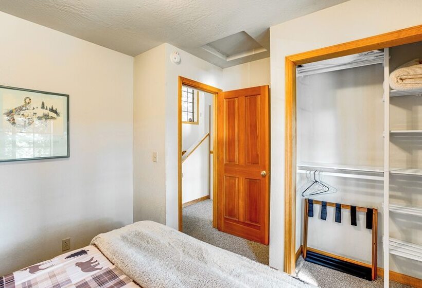 1 Mi To Skiing: Cabin W/ Deck In Bear Valley!