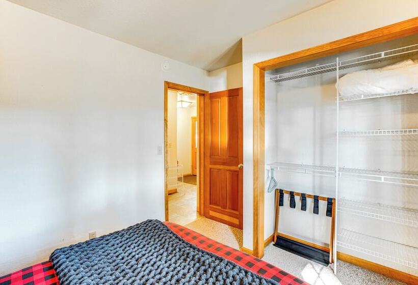 1 Mi To Skiing: Cabin W/ Deck In Bear Valley!