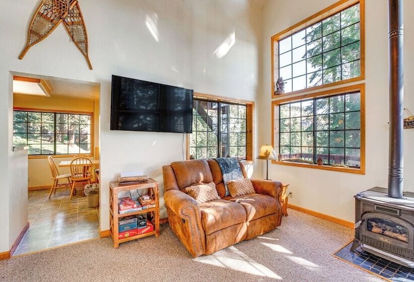 1 Mi To Skiing: Cabin W/ Deck In Bear Valley!