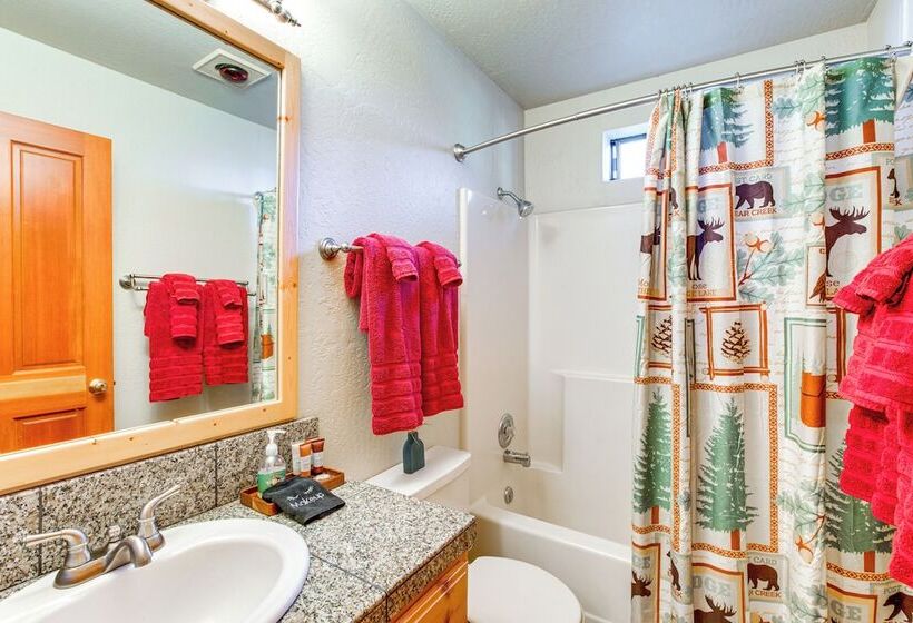 1 Mi To Skiing: Cabin W/ Deck In Bear Valley!