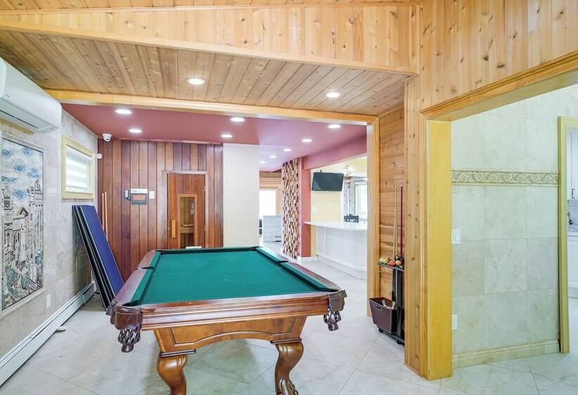 Beautiful Candlewood Lake House W/ Private Dock!