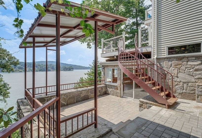 Beautiful Candlewood Lake House W/ Private Dock!