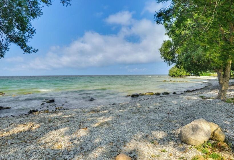 Waterfront Views: Lake Ontario Gem W/ Fireplace