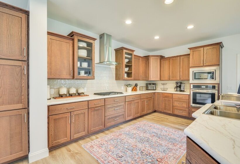 Waterfront Views: Lake Ontario Gem W/ Fireplace