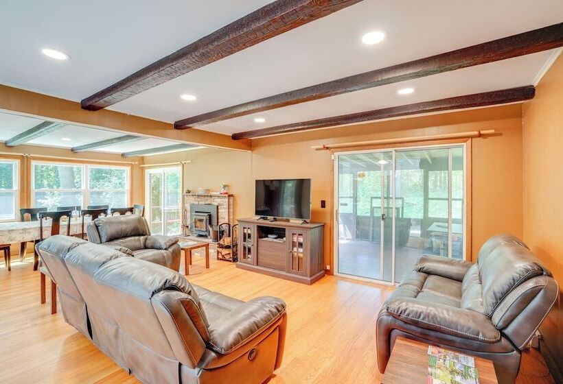 Berkshire Hideaway W/ Fire Pit & Playground!