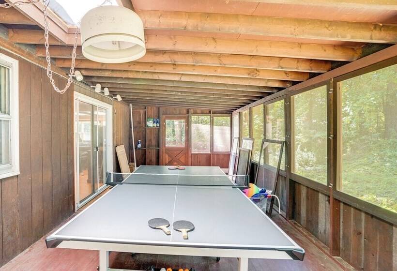 Berkshire Hideaway W/ Fire Pit & Playground!